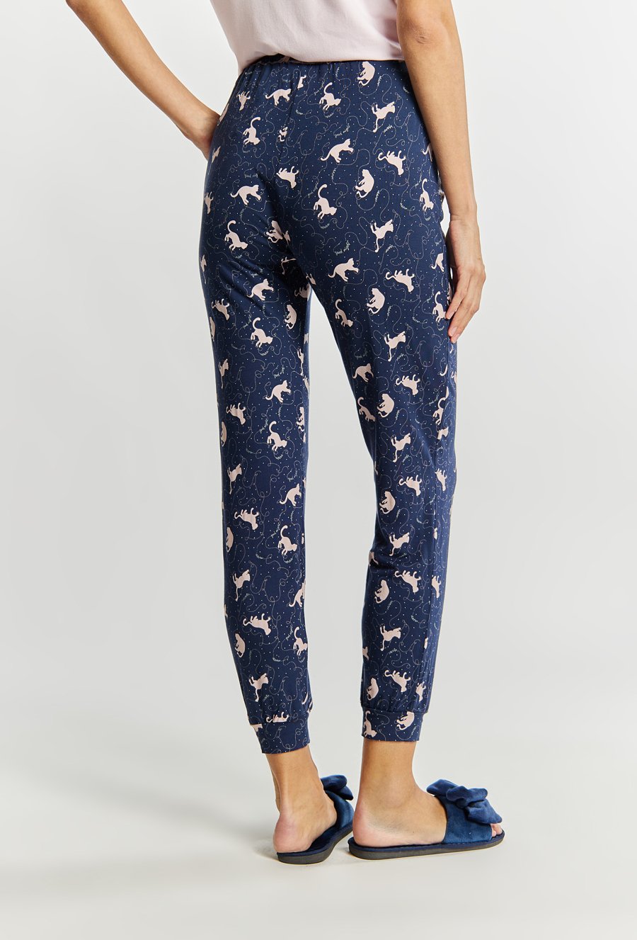 Długie spodnie od piżamy w kotki