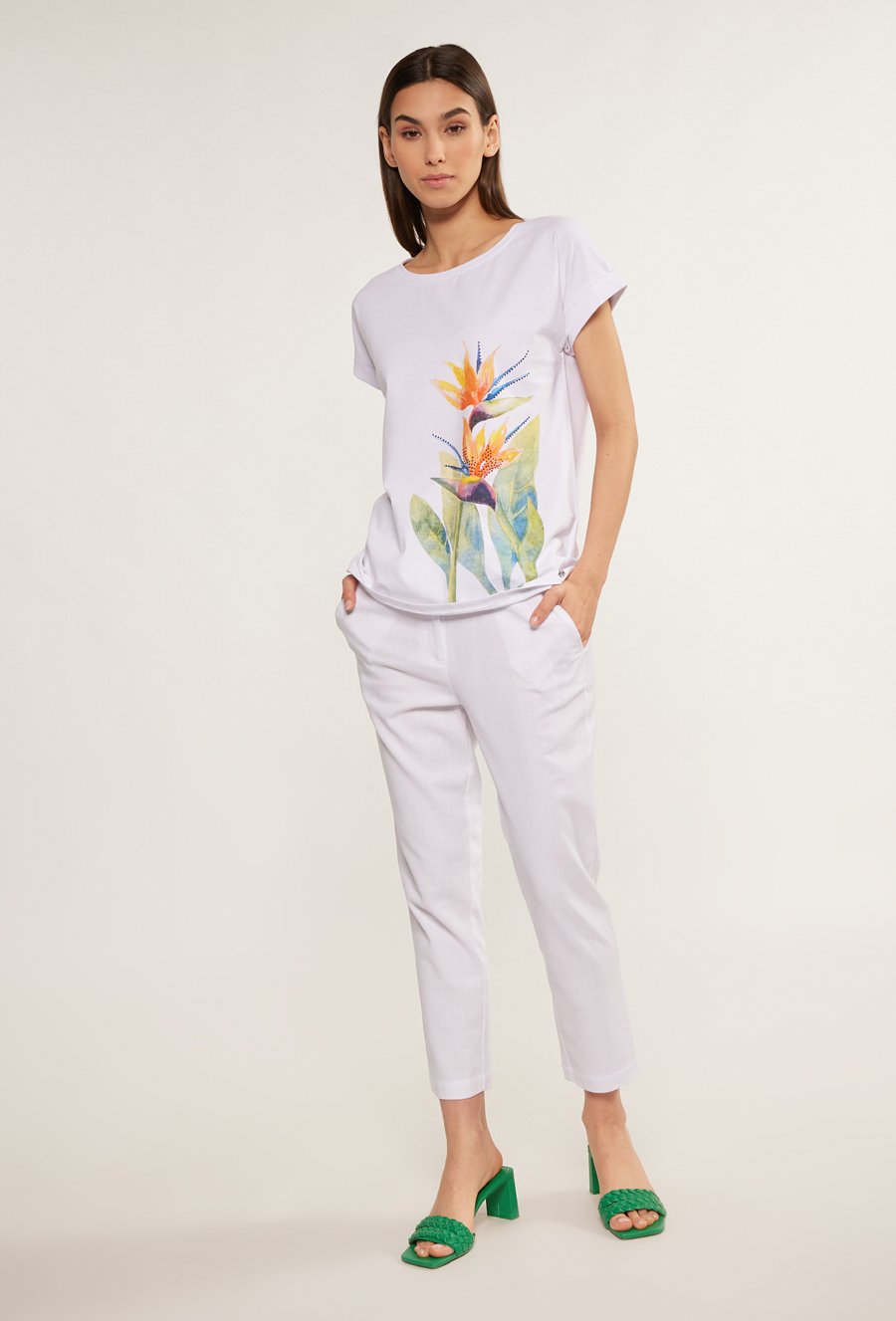 T-shirt z kwiatowym motywem