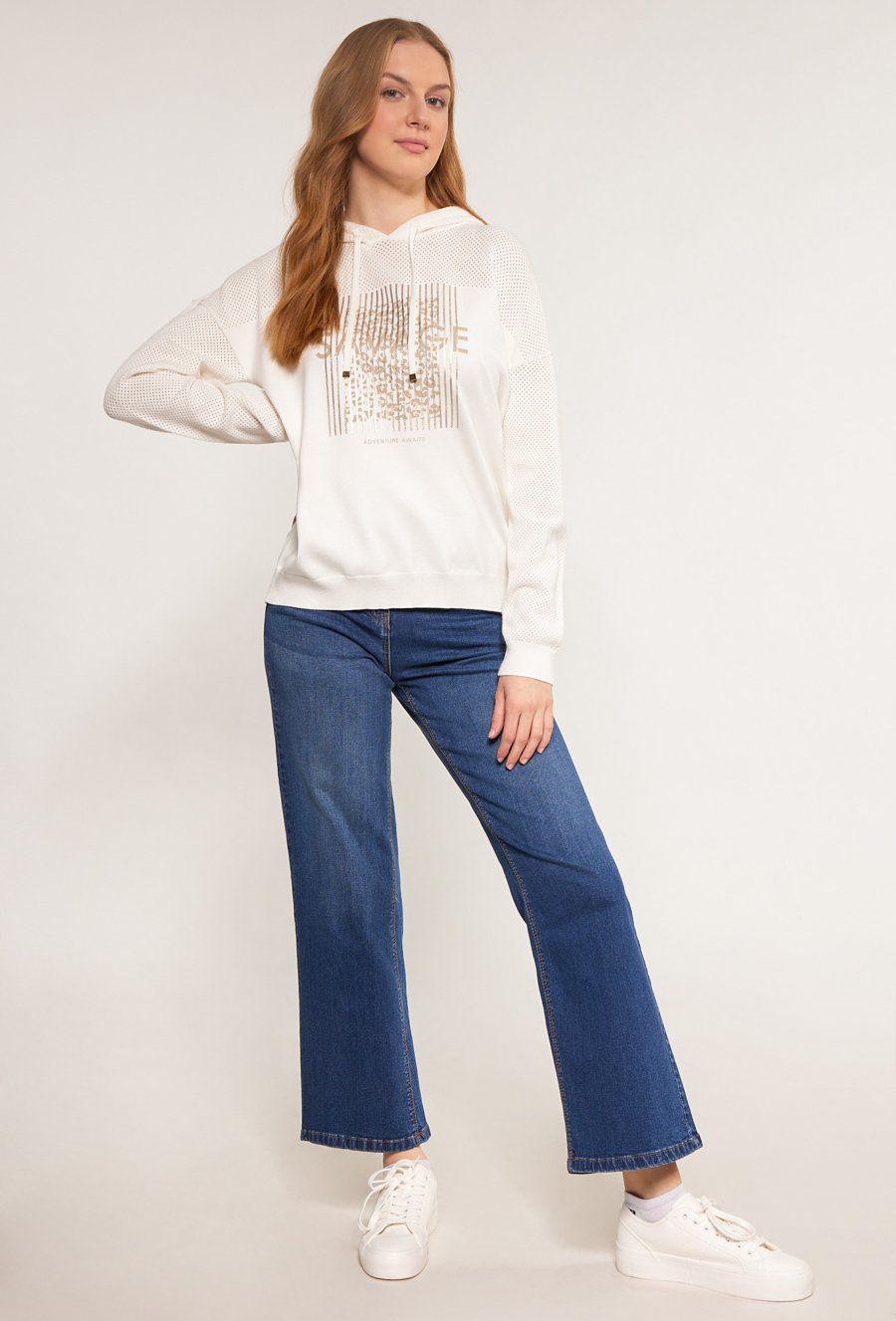 Ażurowy sweter z kapturem