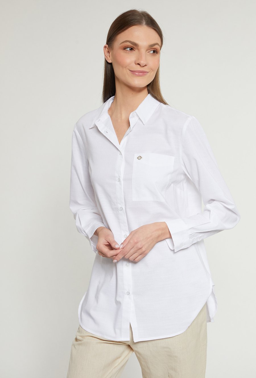 Koszulowa bluzka damska z kołnierzem