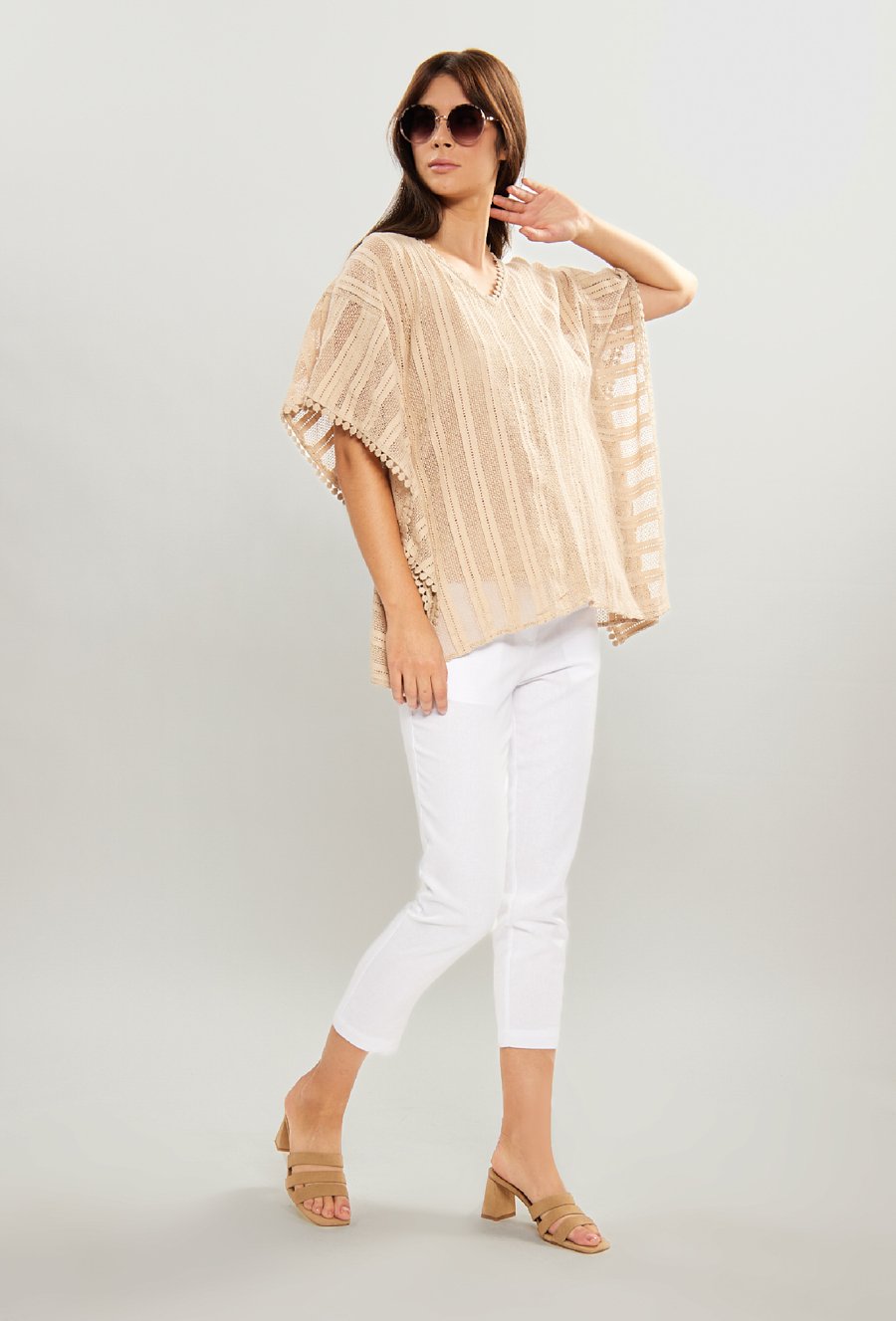 Ażurowa bluzka o swobodnym kroju
