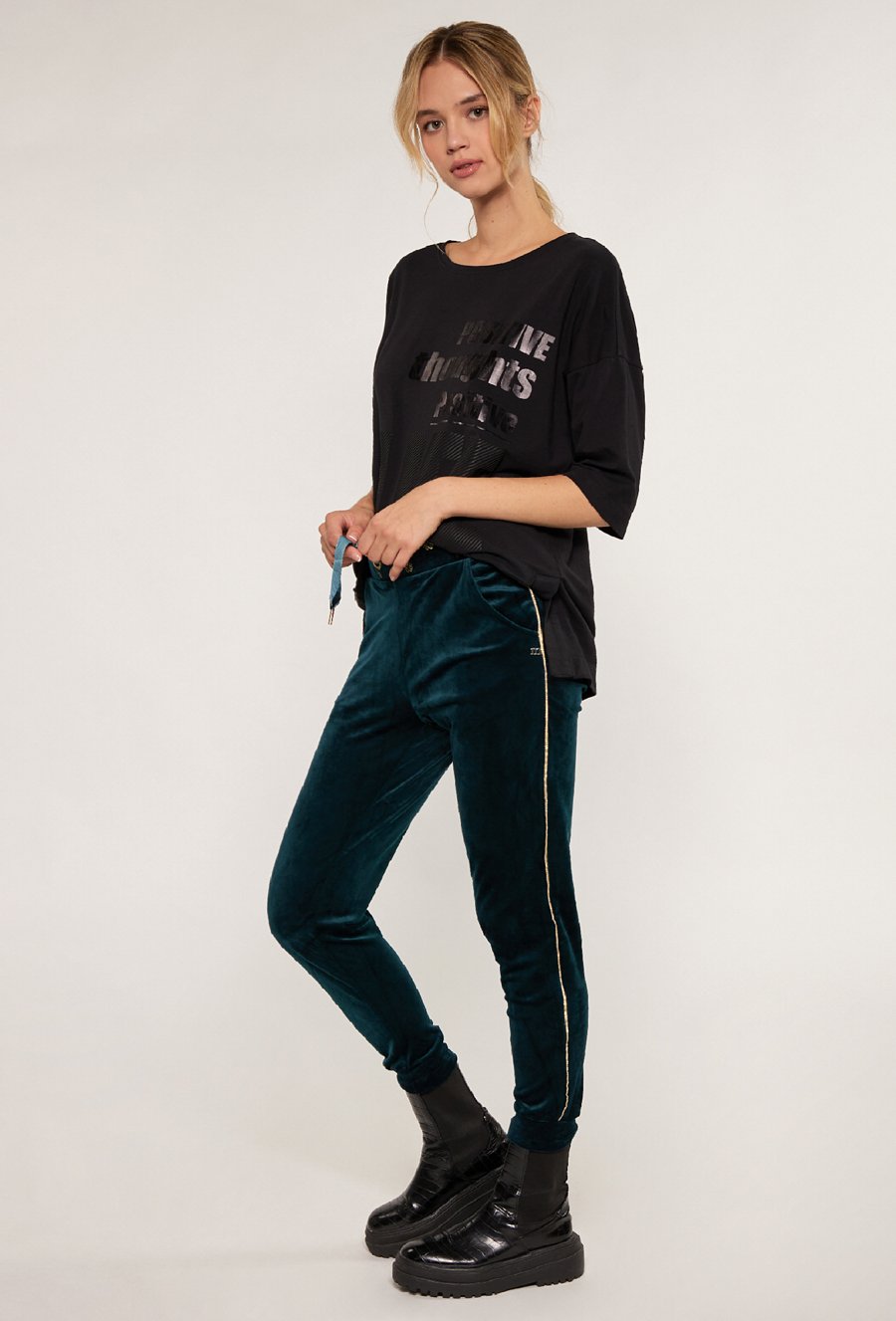 Spodnie z miękkiego welurowego materiału