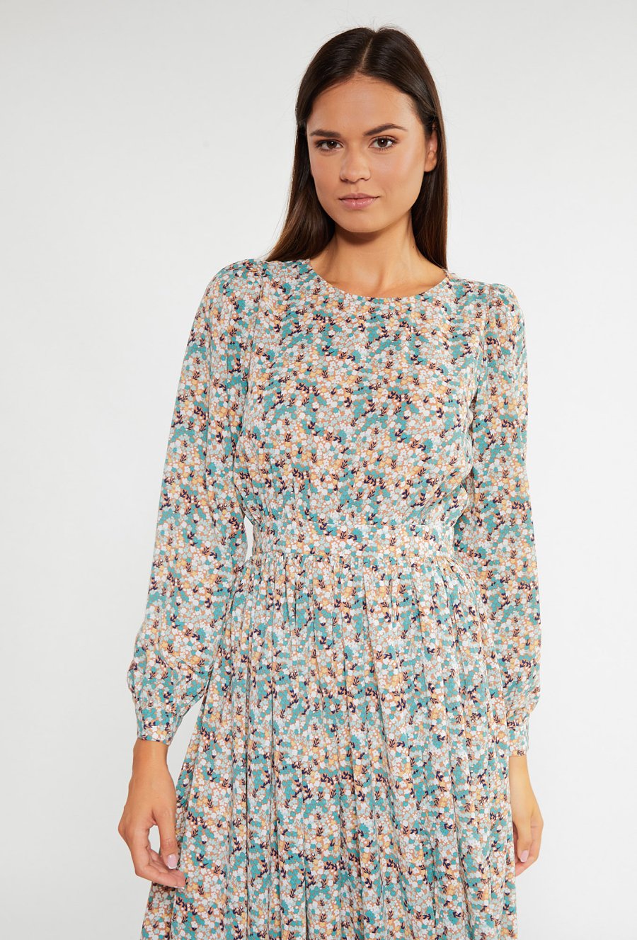 Sukienka w drobne kwiaty