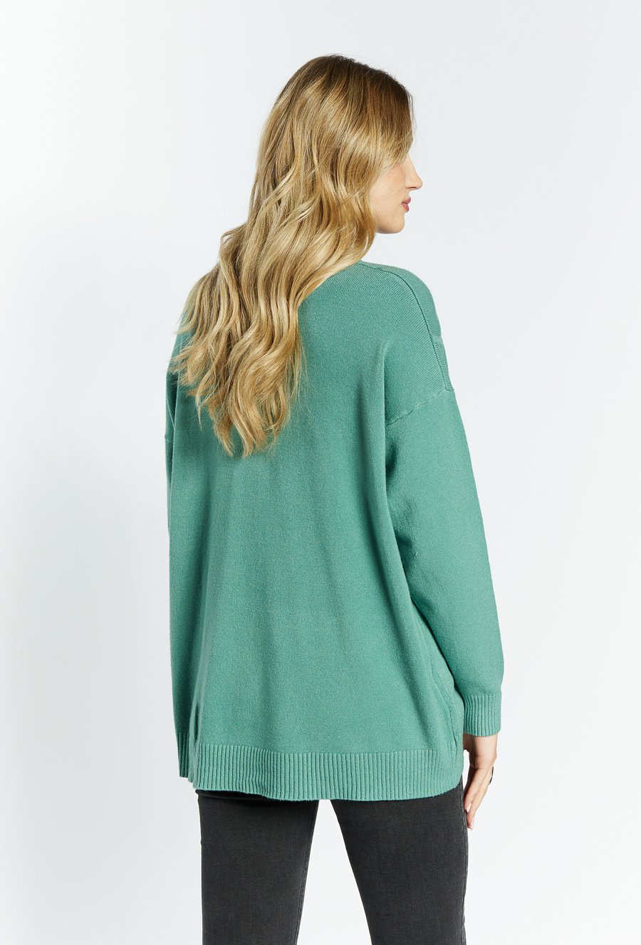 Oversizowy sweter w serek