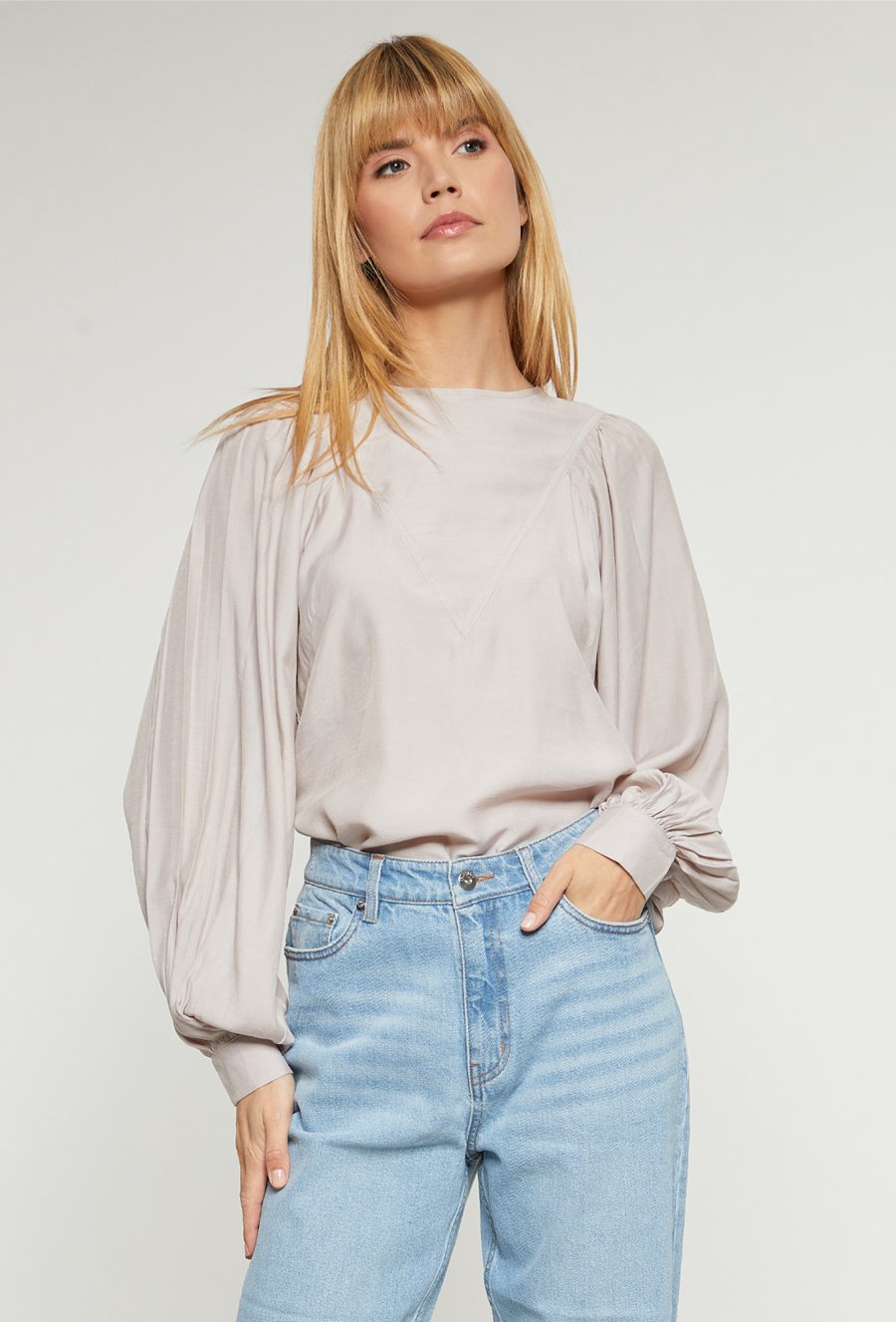 Bluzka z bufiastymi rękawami