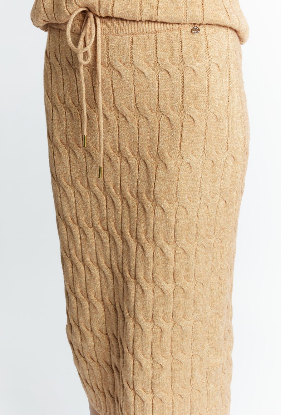 Sp&oacute;dnica damska