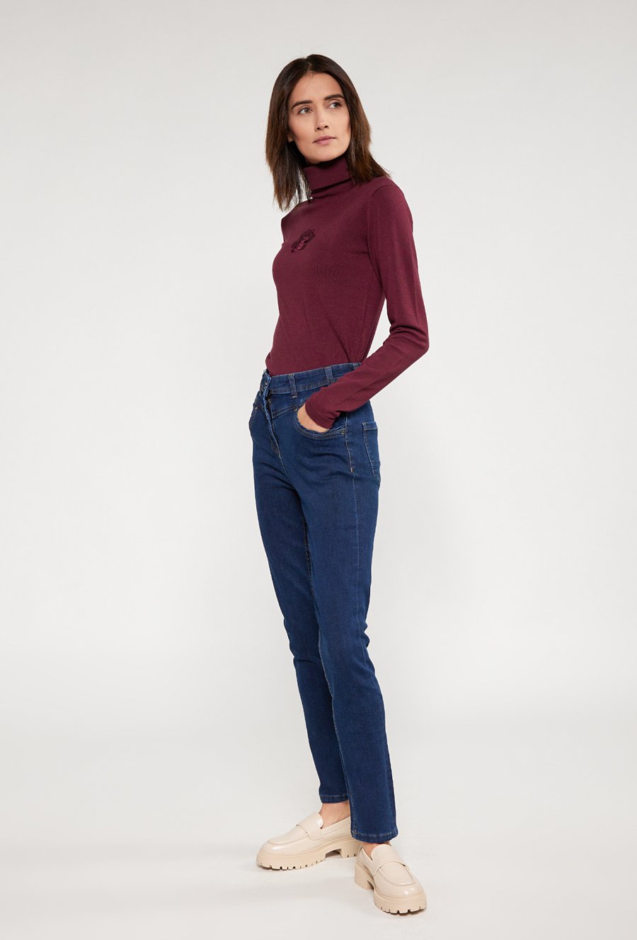 Klasyczne jeansy damskie