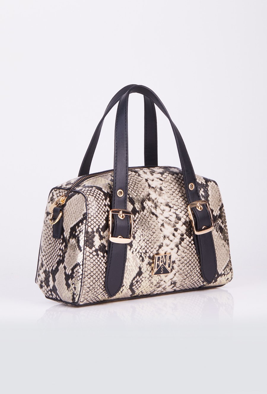 Kuferek o wężowym wzorze