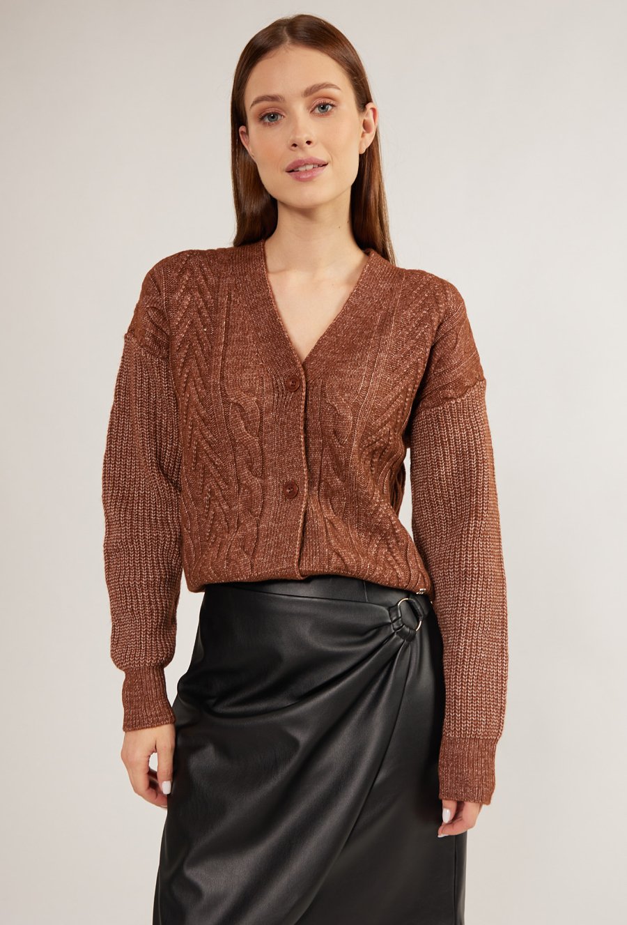 Sweter zapinany na guziki