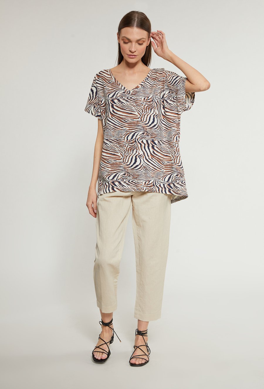 Wzorzysty t-shirt damski