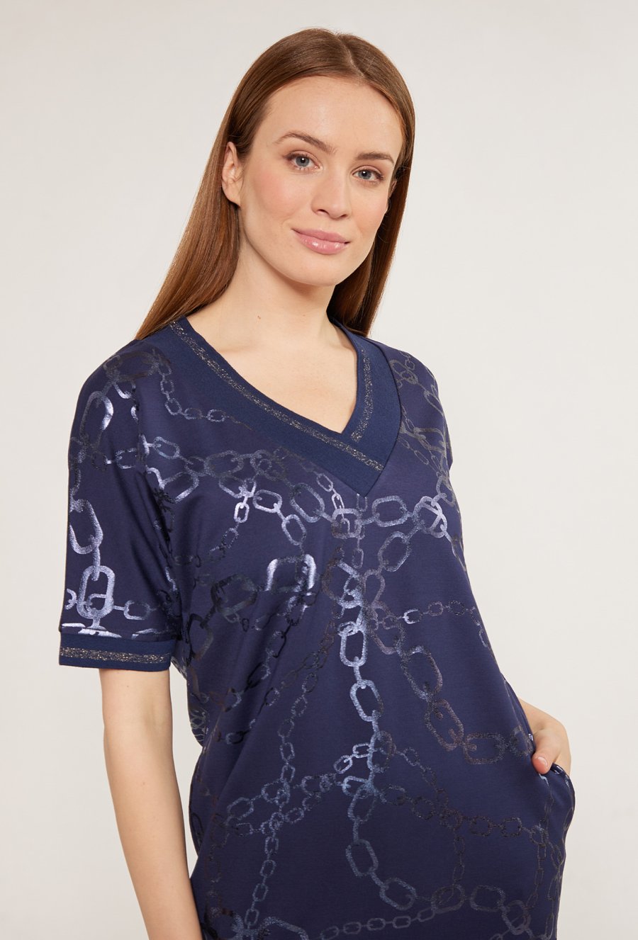 Sukienka w biżuteryjny wz&oacute;r