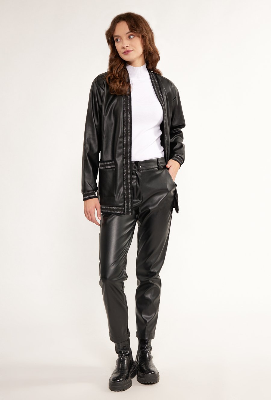 Żakiet z imitacji sk&oacute;ry