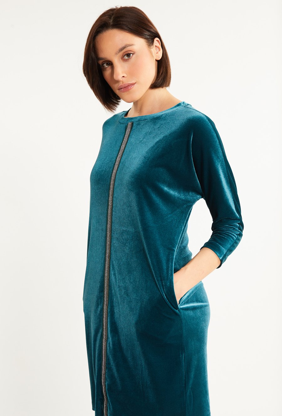 Welurowa sukienka damska z aplikacją