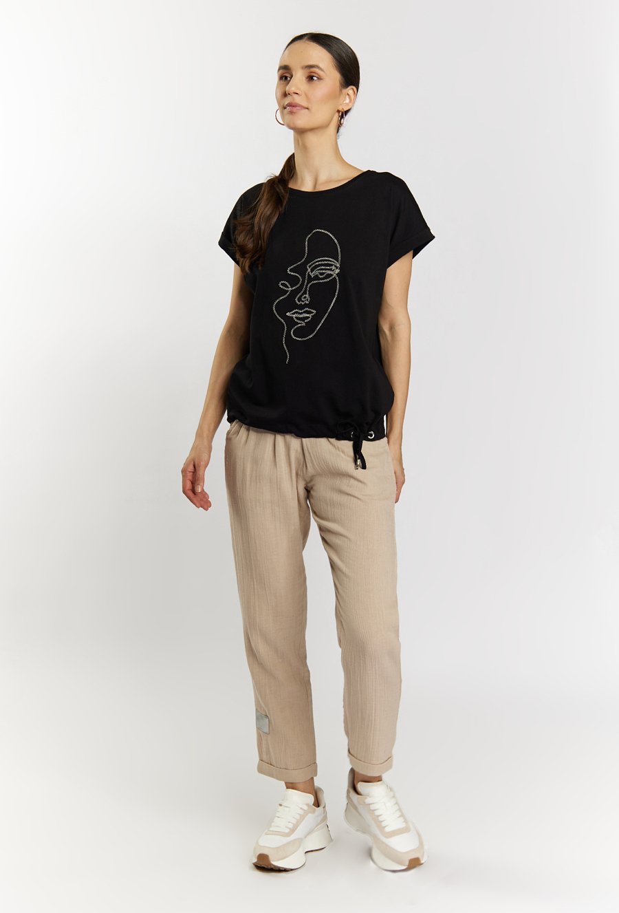 Bawełniany t-shirt z ozdobnym haftem