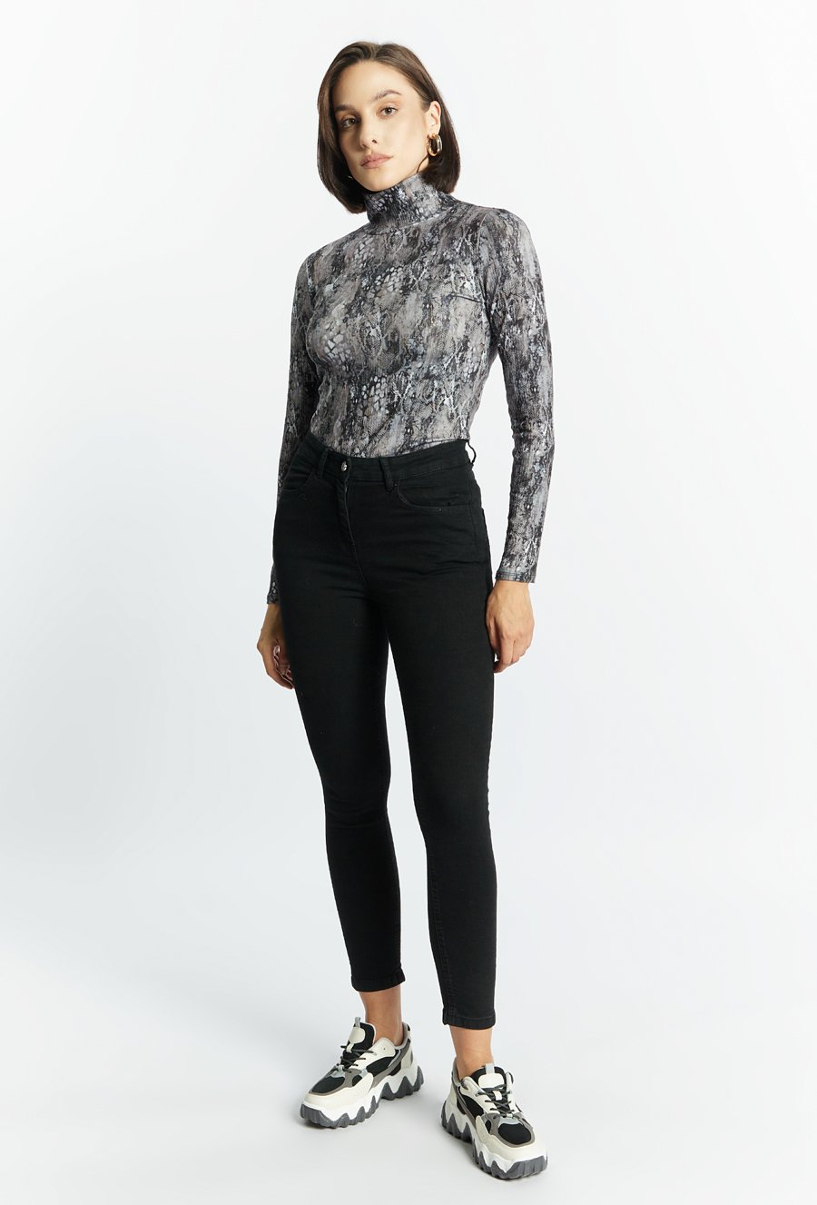 Jeansy damskie z kieszeniami