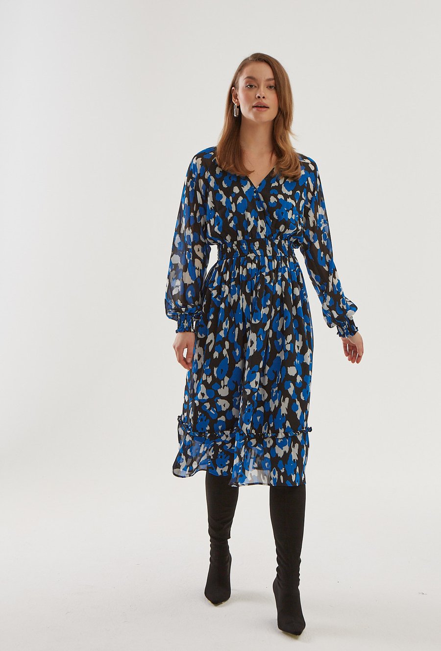 Sukienka ze zwiewnej tkaniny