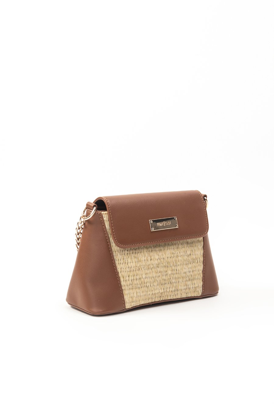 Kuferek damski z plecionym panelem