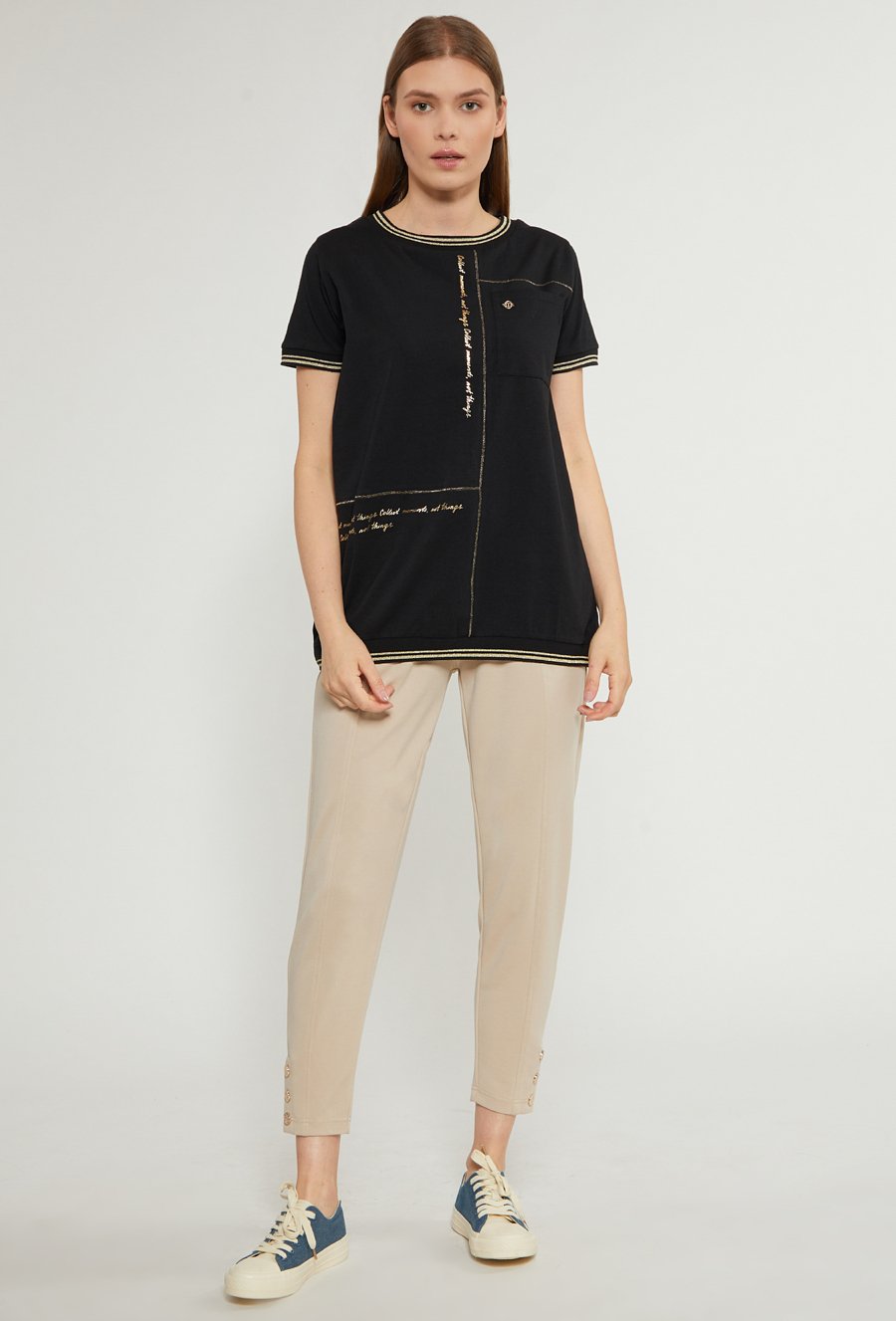 Bluzka damska z ozdobnym napisem