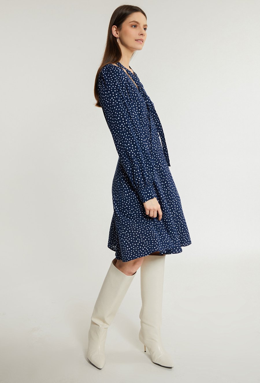 Granatowa sukienka z wiskozy