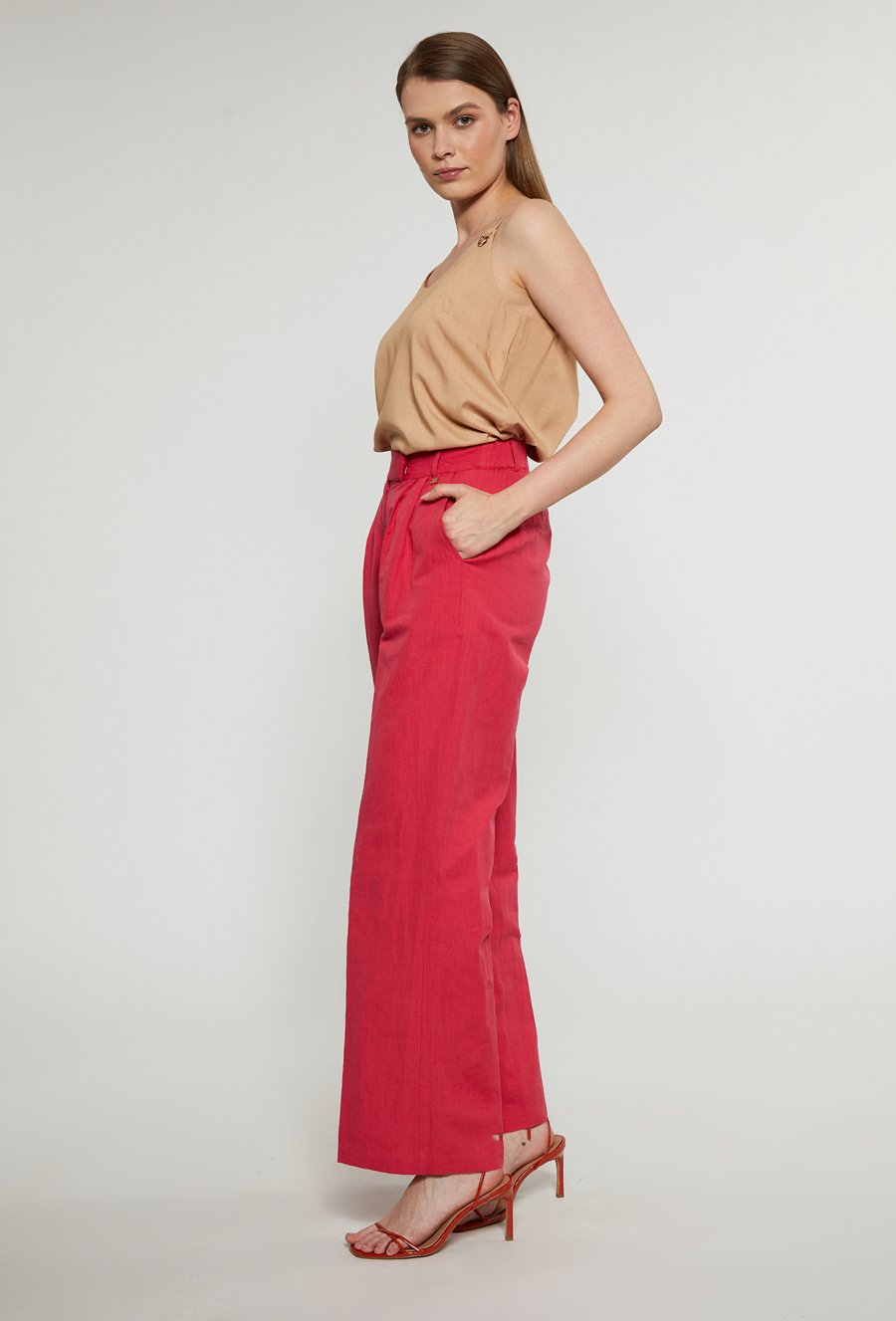 Materiałowe spodnie damskie