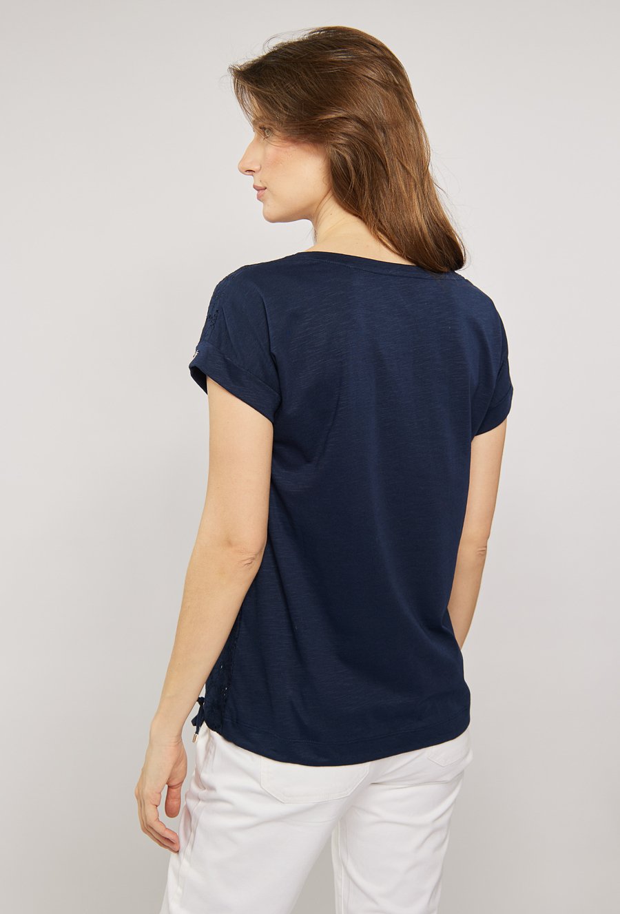 Ażurowa bluzka damska z wzorem