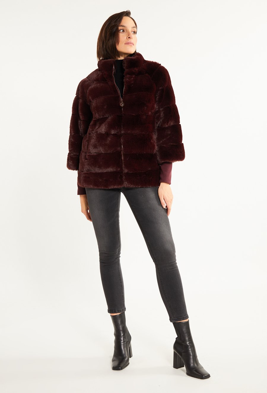 Elegancka kurtka ze sztucznego futerka