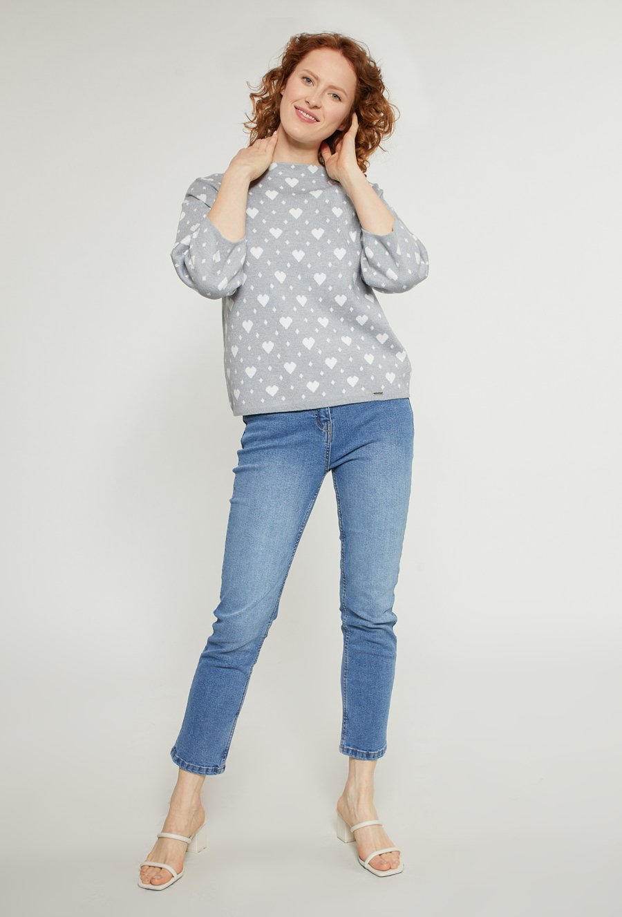 Sweter z wzorem w serca