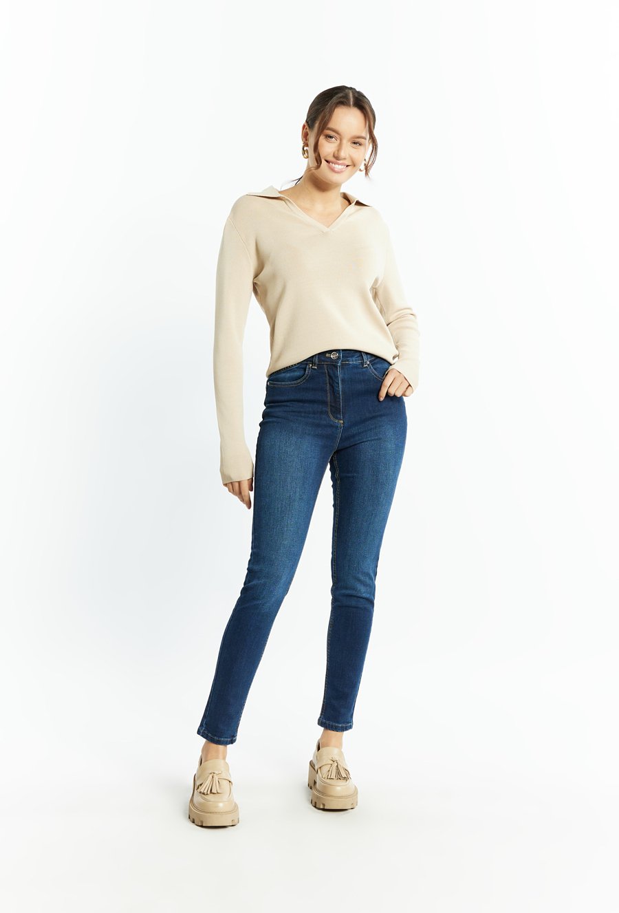 Jeansy damskie z dżetami