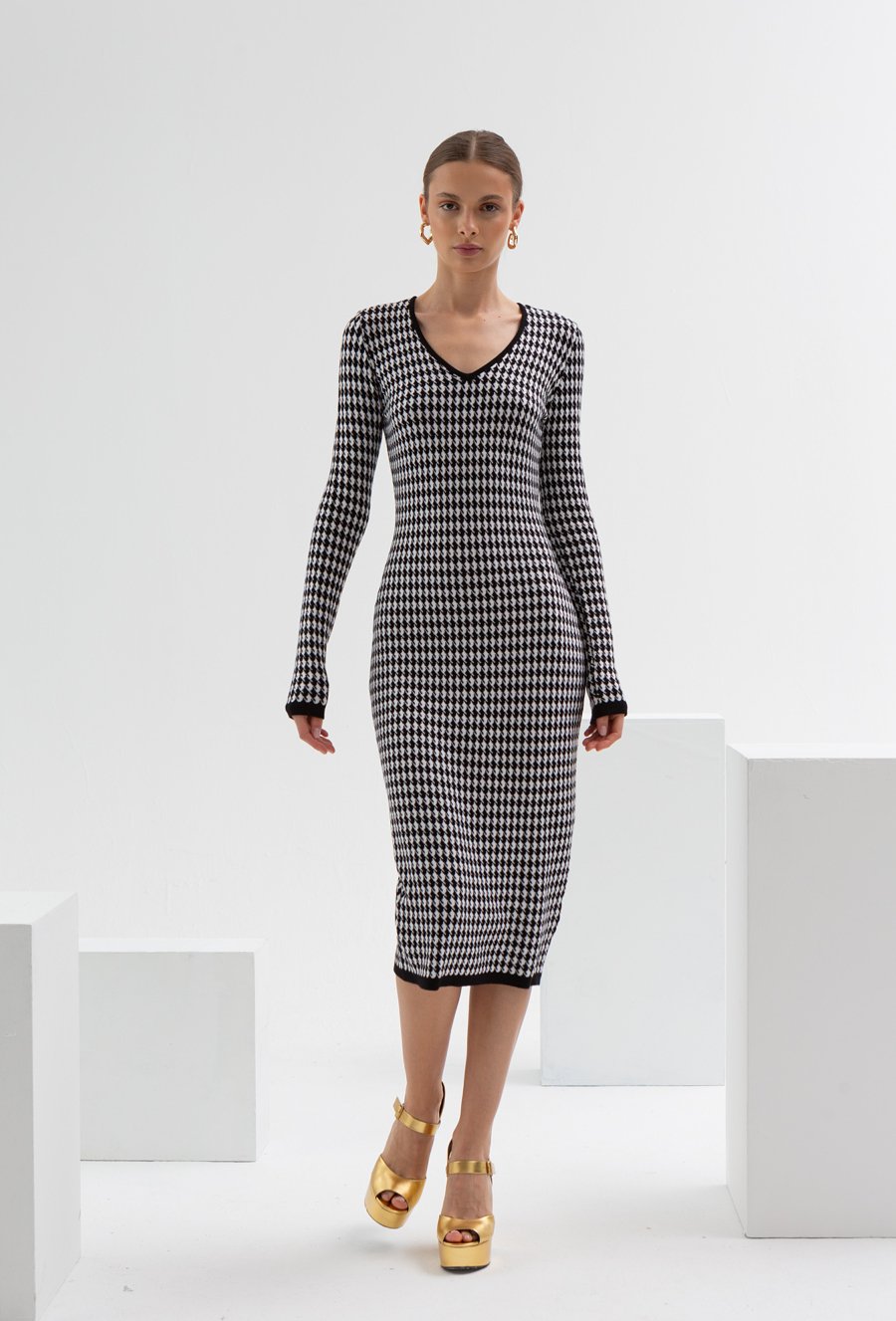 Wiskozowa sukienka w pepitkę