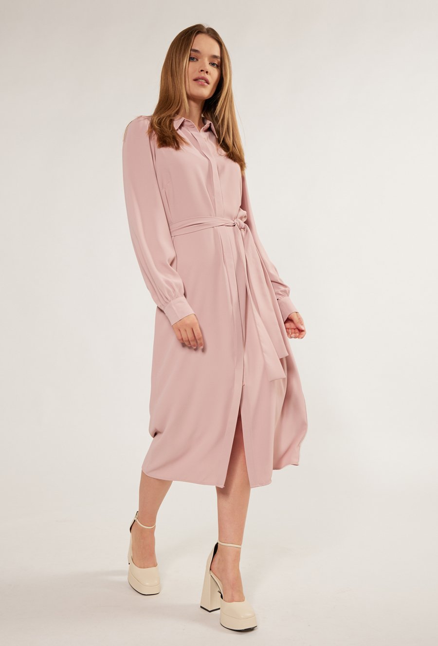 Beżowa koszulowa sukienka