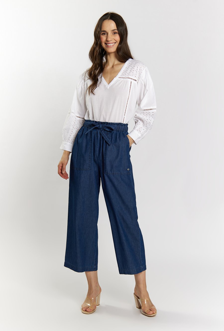 Ażurowa bluzka z bufiastymi rękawami