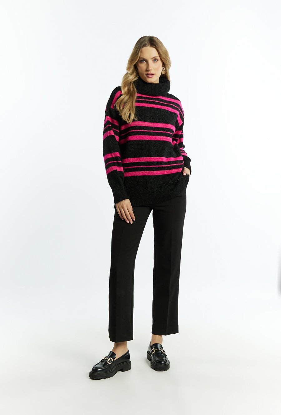 Dłuższy sweter w paski