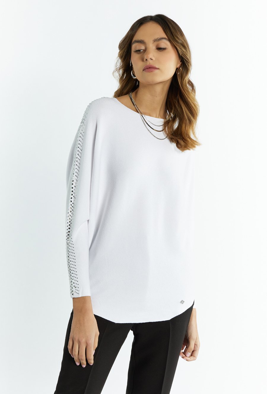 Sweter damski z dżetami na rękawach