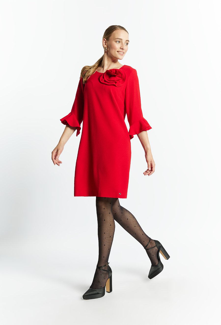 Sukienka z aplikacją r&oacute;ży