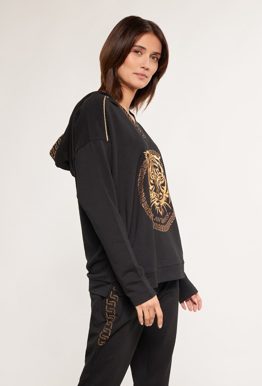 Bluza damska z dżetową aplikacją