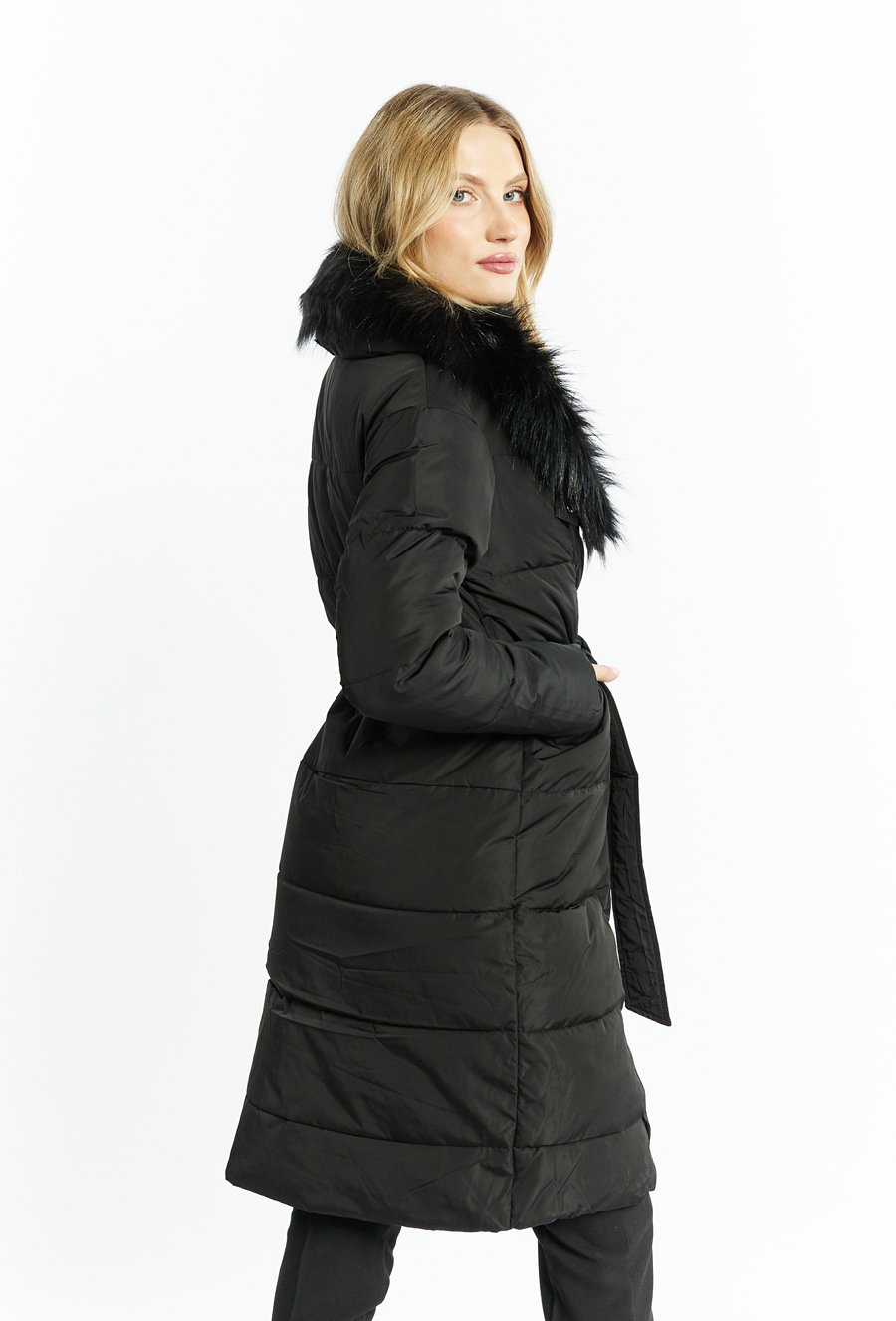 Płaszcz damski z odpinanym futerkiem