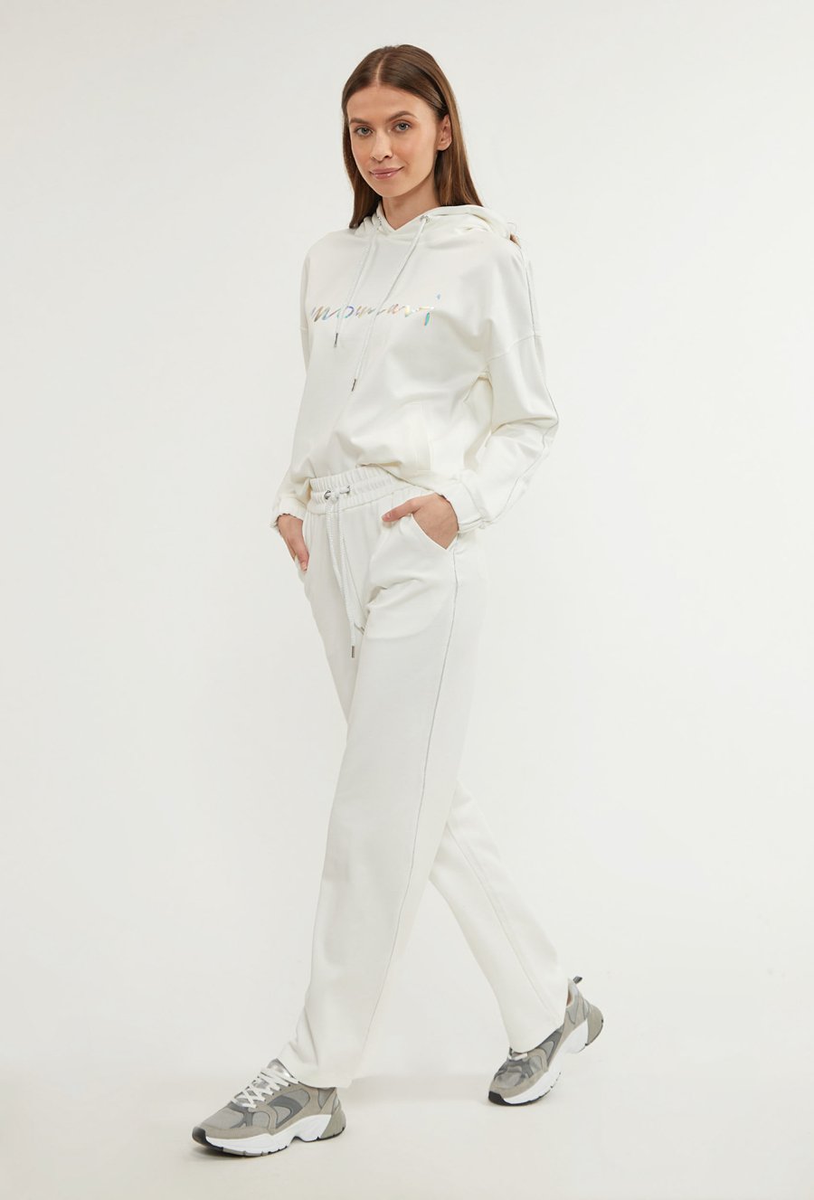 Dresowe spodnie z aplikacją