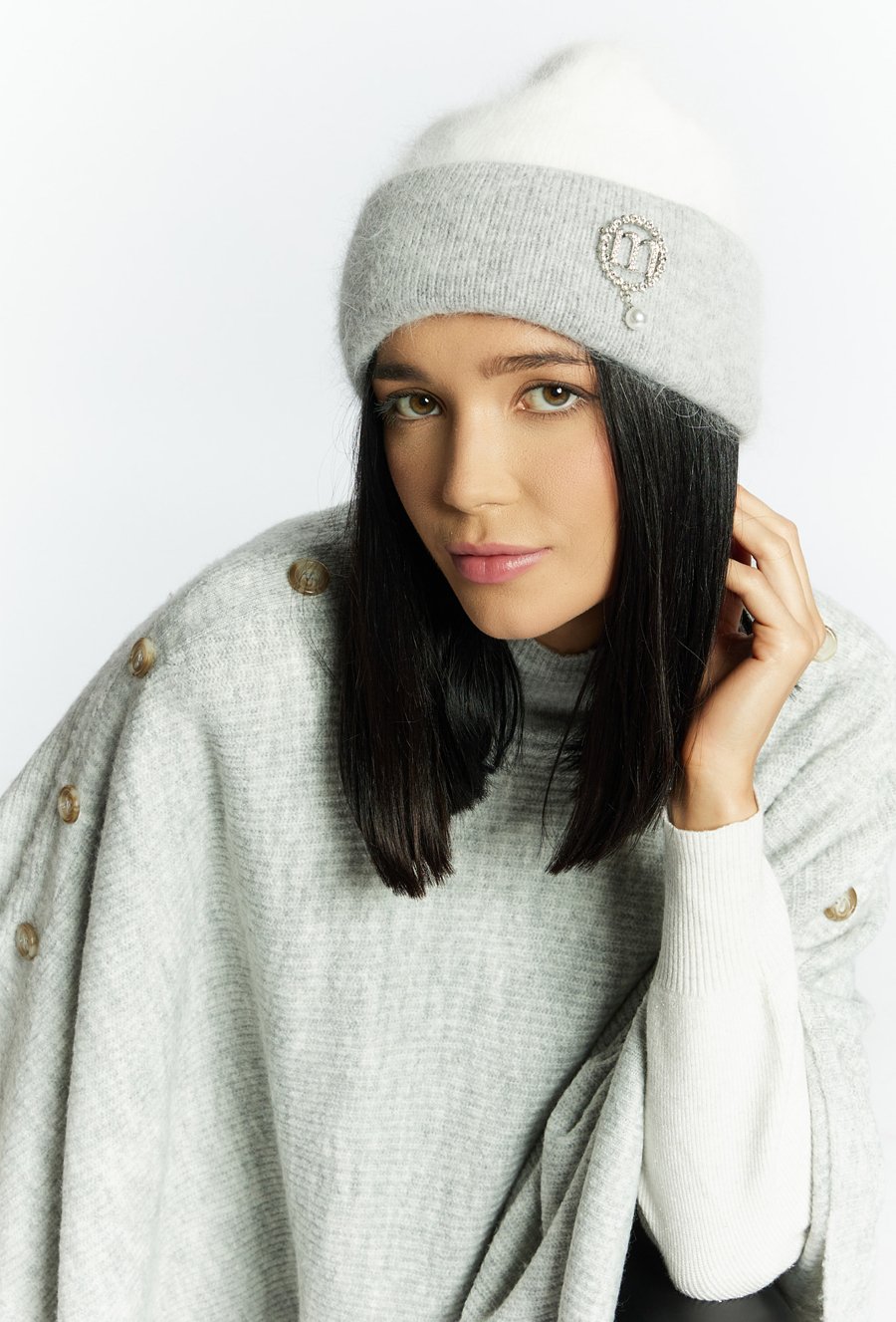 Klasyczna czapka damska