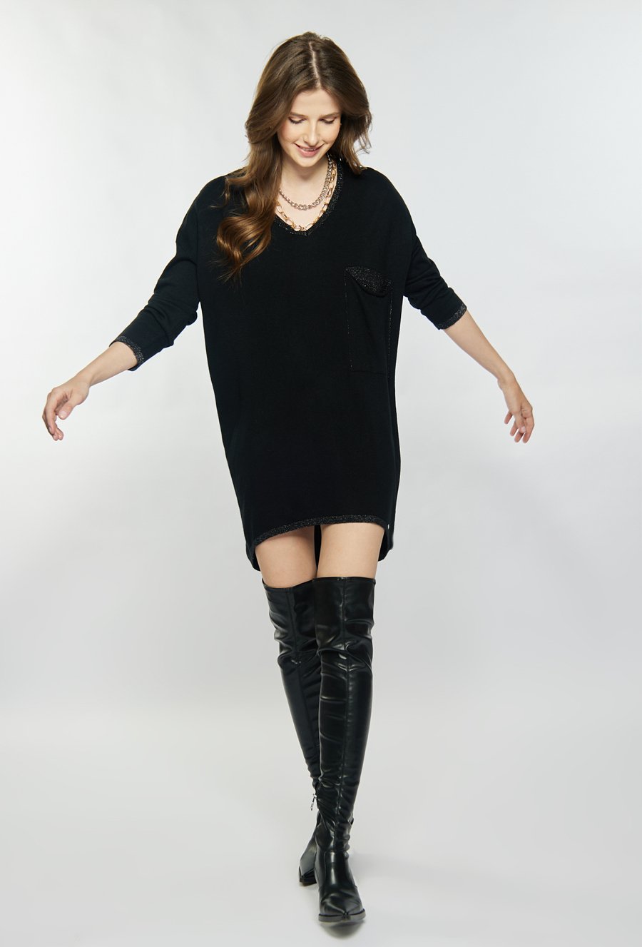 Asymetryczny sweter z kieszonką