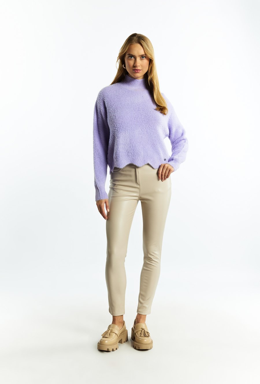 Sweter damski z p&oacute;łgolfem