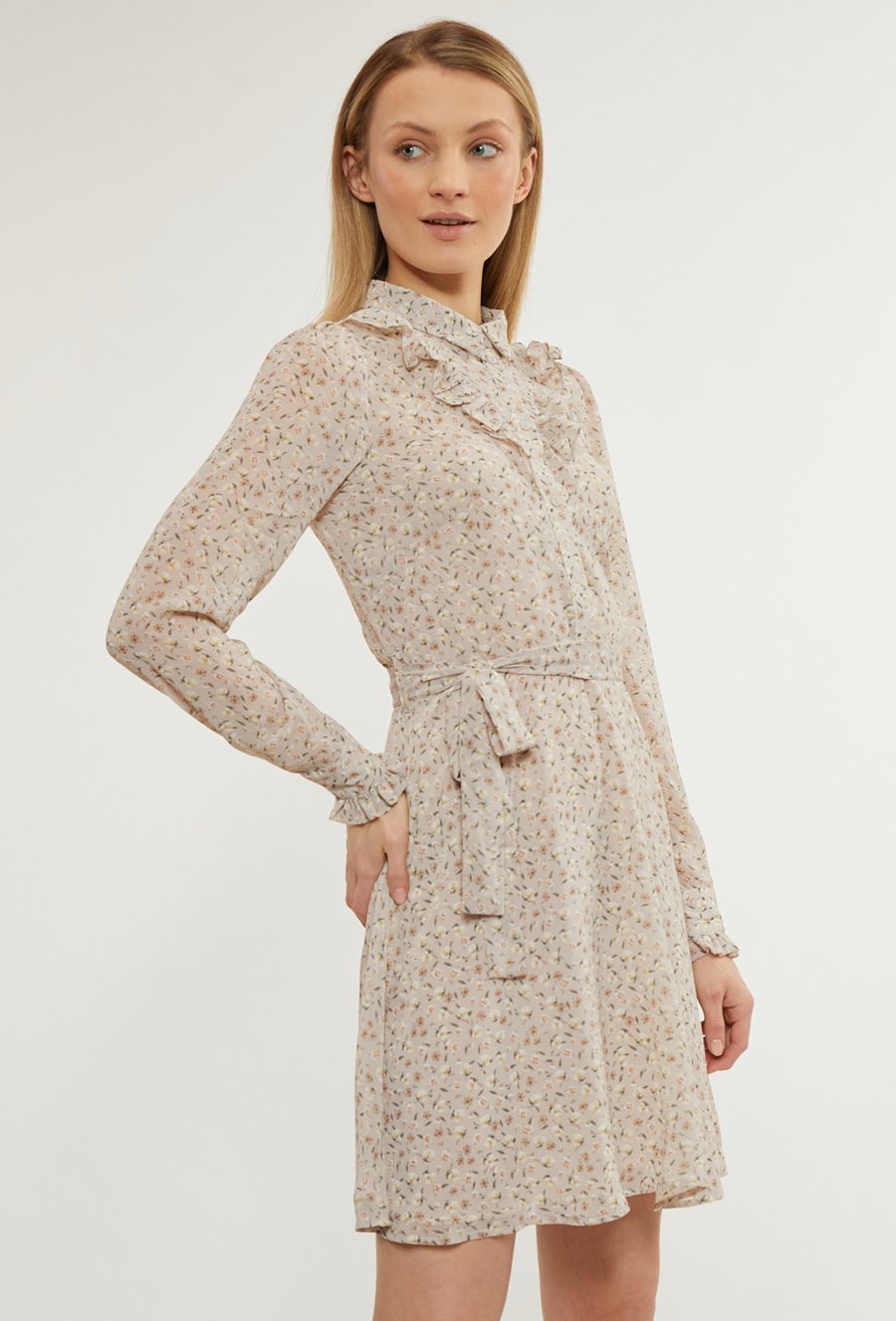 Romantyczna sukienka w kwiatki