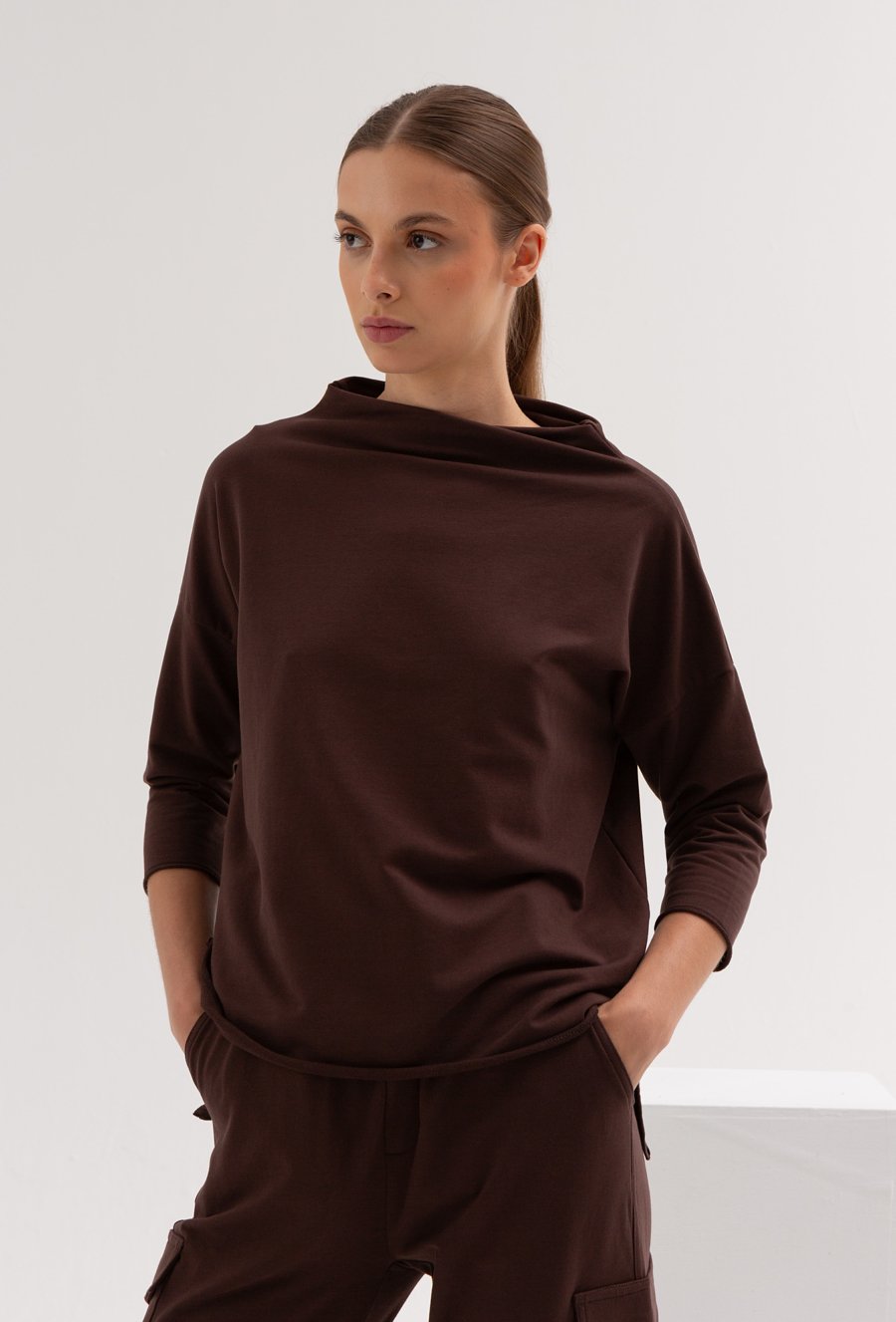 Bluza z szeroki dekoltem