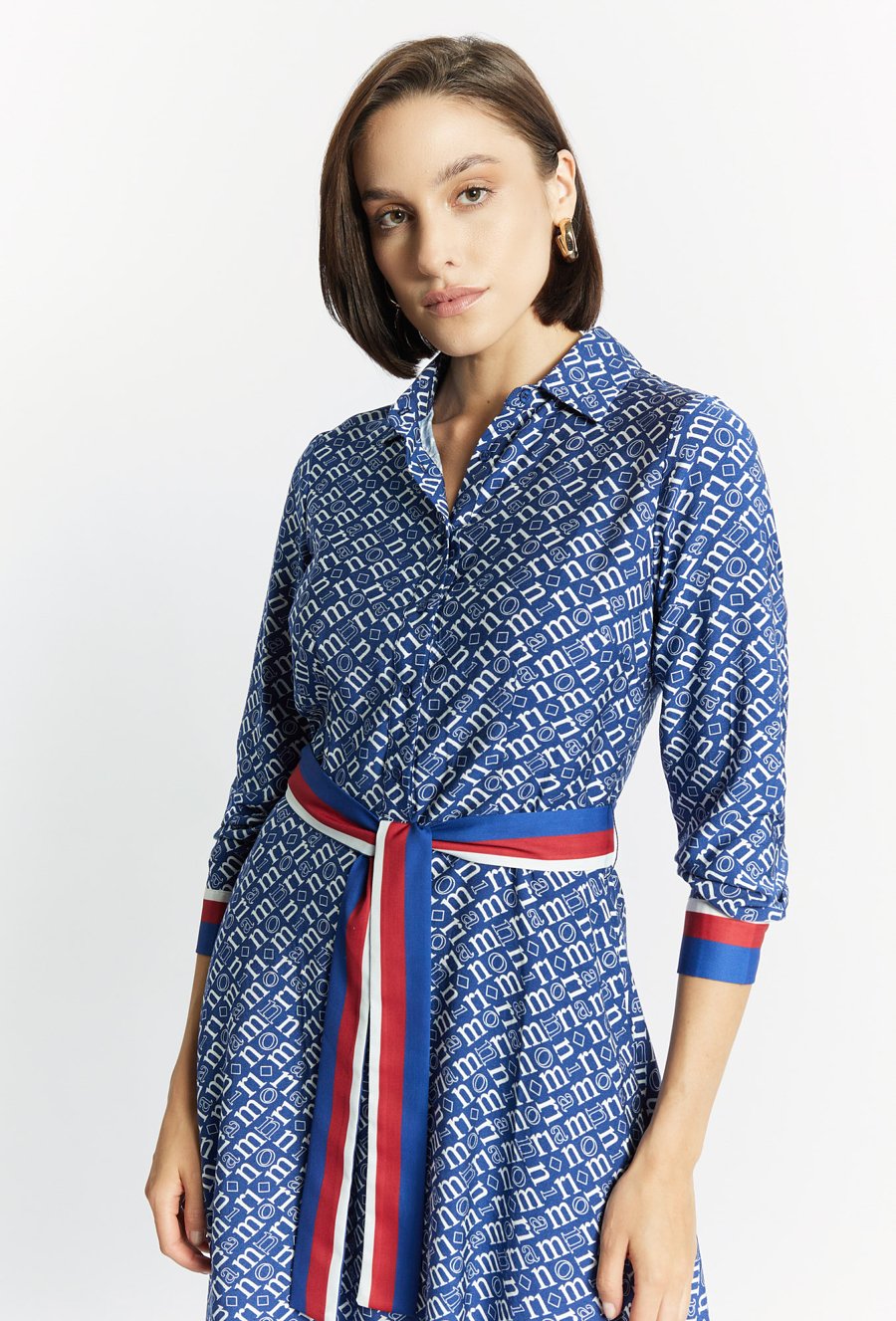 Sukienka damska z kołnierzykiem