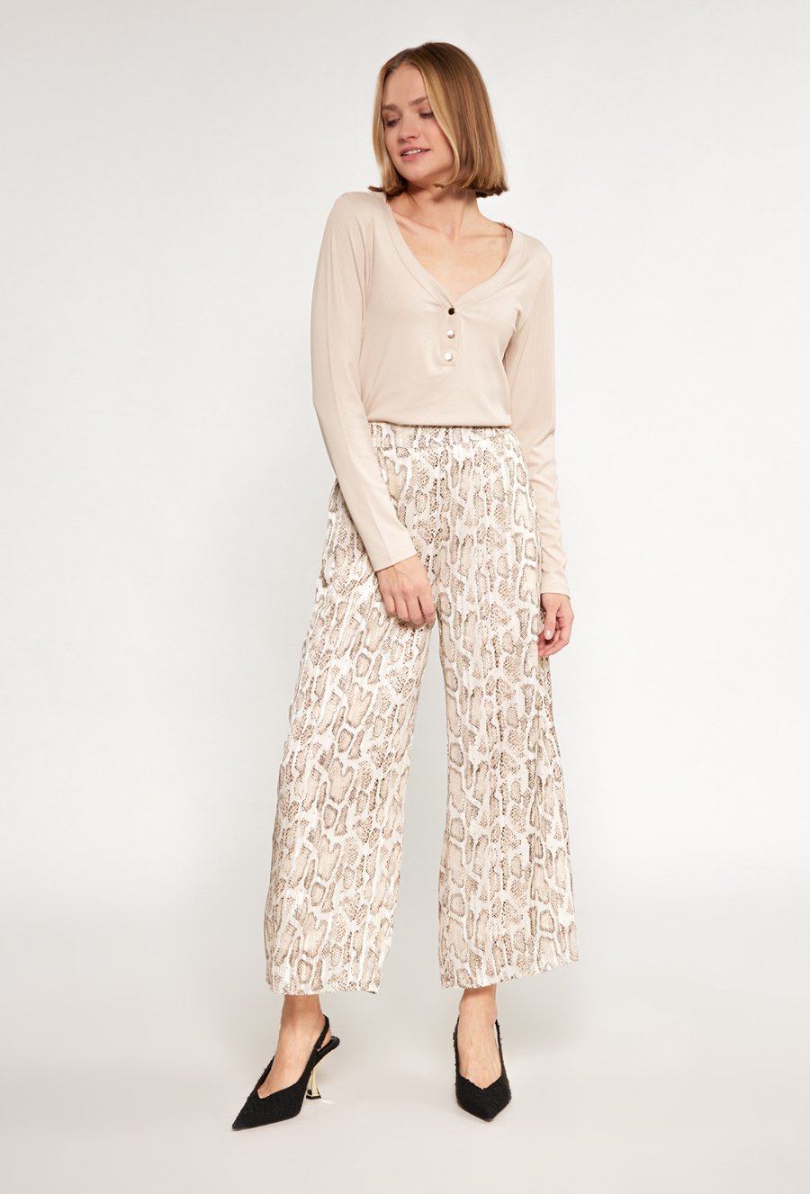 Prążkowana bluzka z długimi rękawami