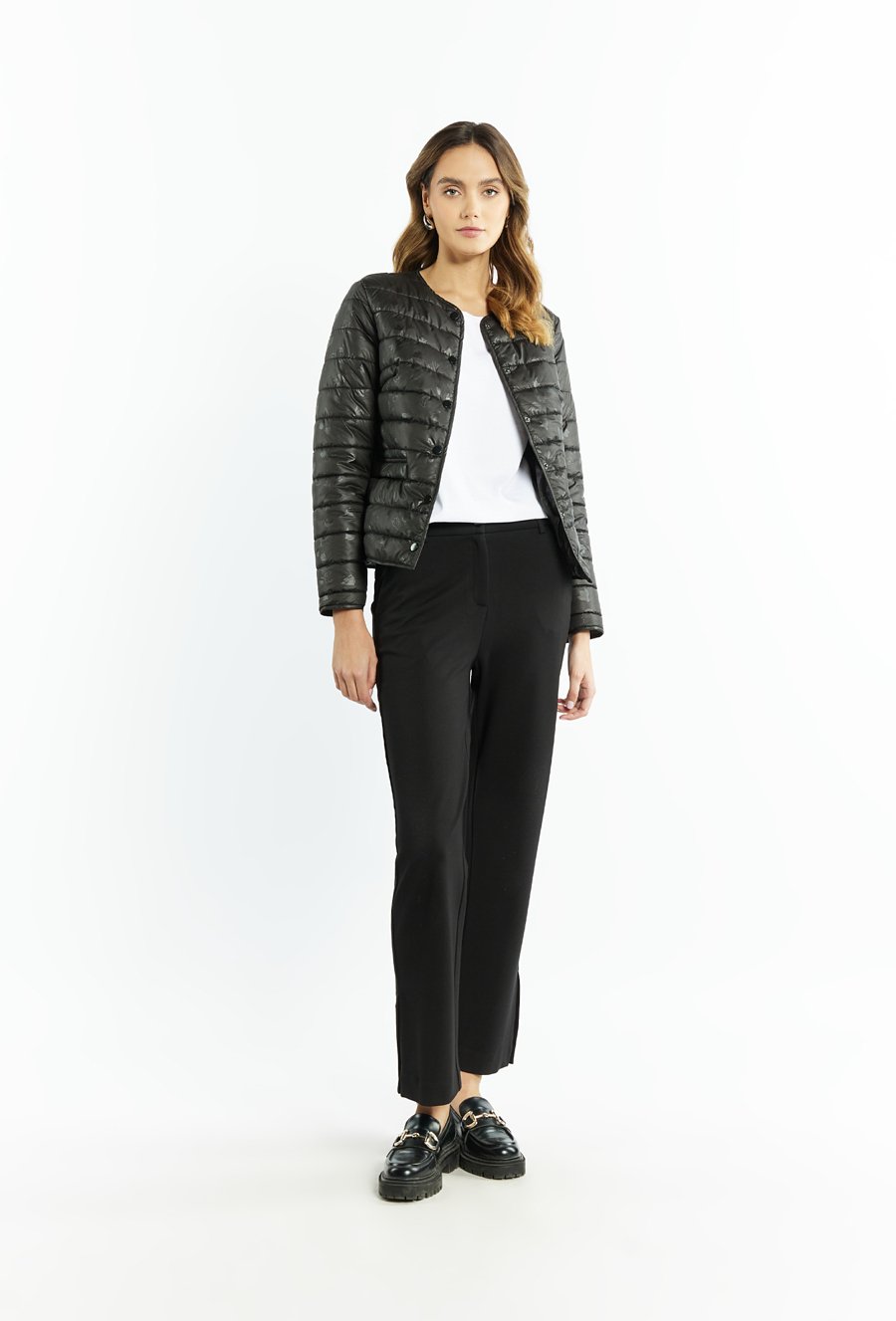 Kurtka damska z delikatnym wzorem