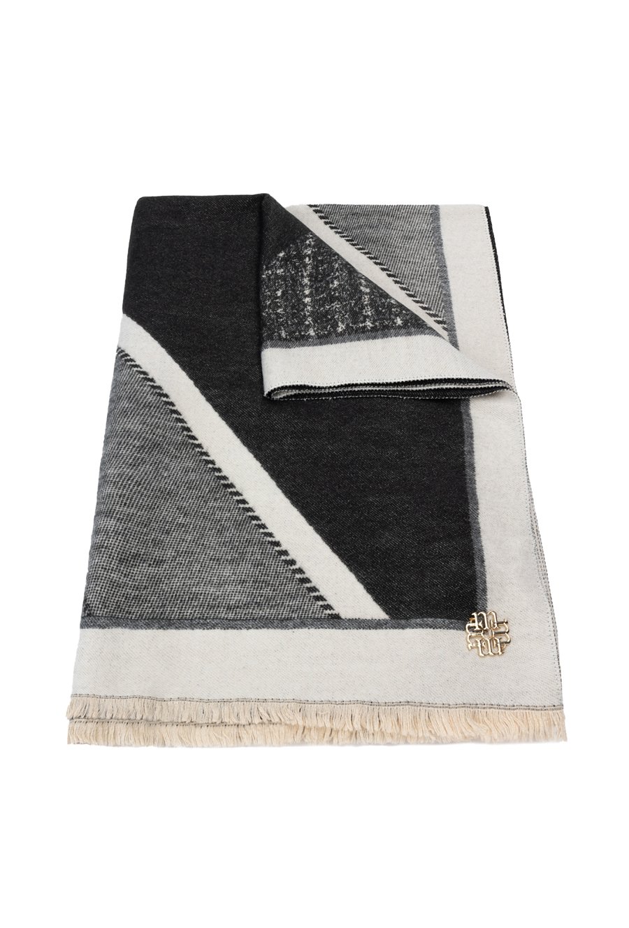 Szal damski z biżuteryjną aplikacją