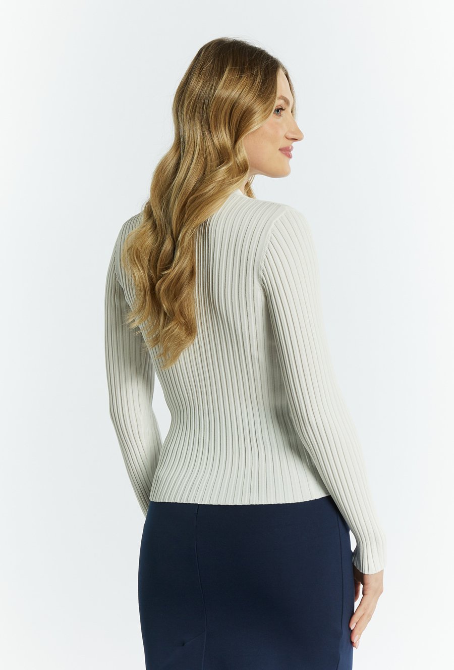 Prążkowany sweter damski