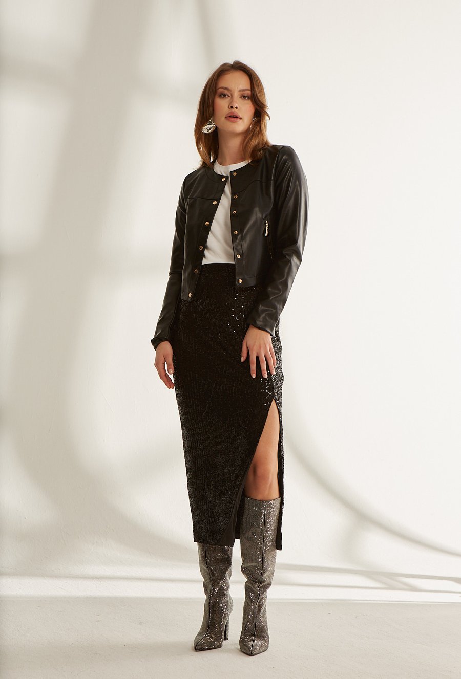 Dopasowana cekinowa sp&oacute;dnica midi