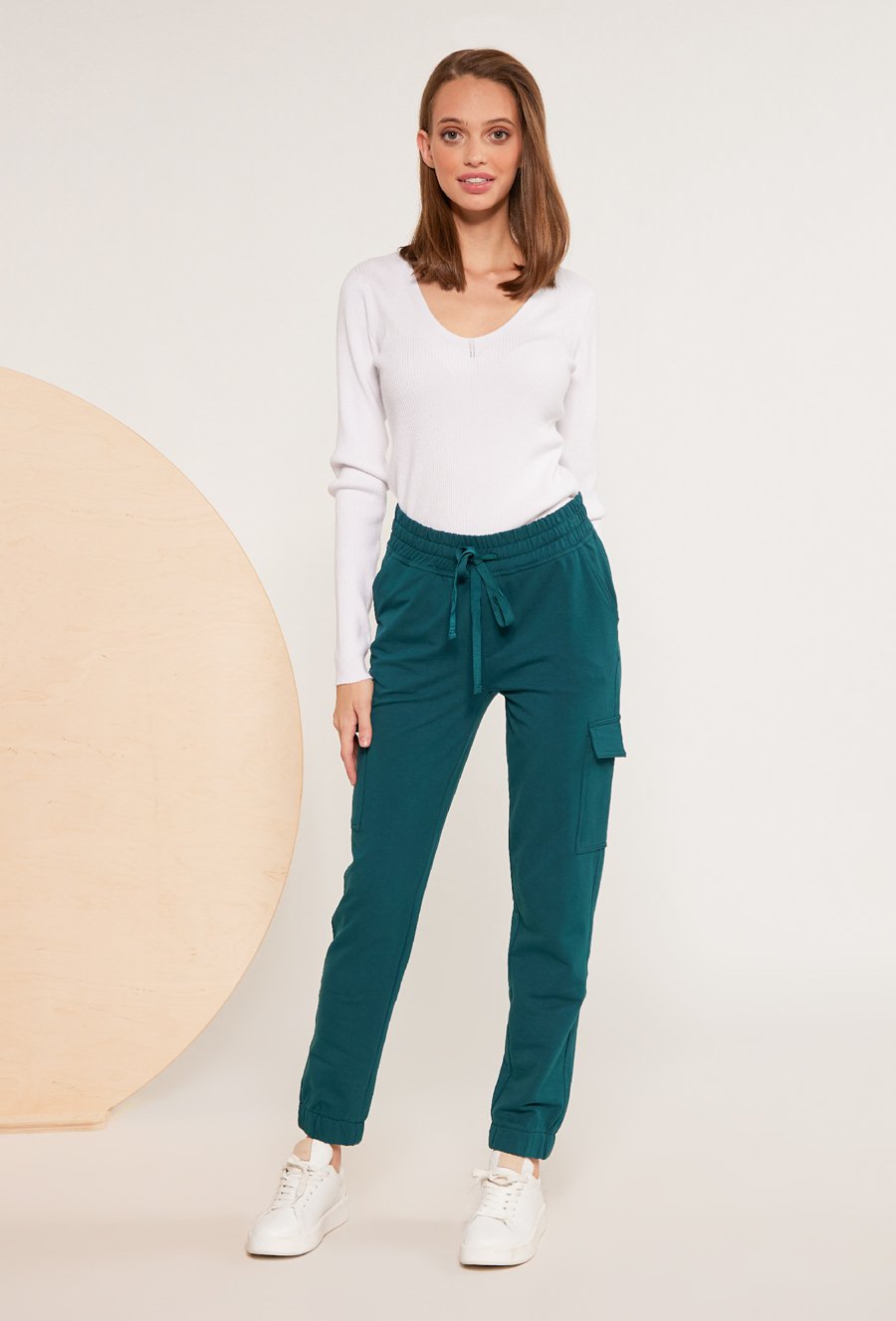 Spodnie dresowe typu cargo