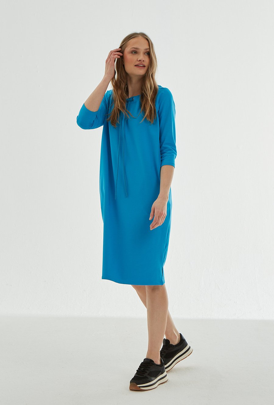 Niebieska sukienka z bawełny
